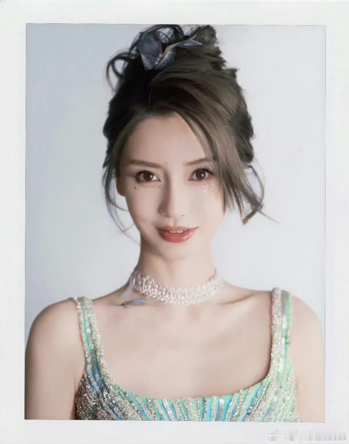 👃🏻的撕拉片，弱化了美貌不如生图Angelababy眼睫碎钻 ​​​