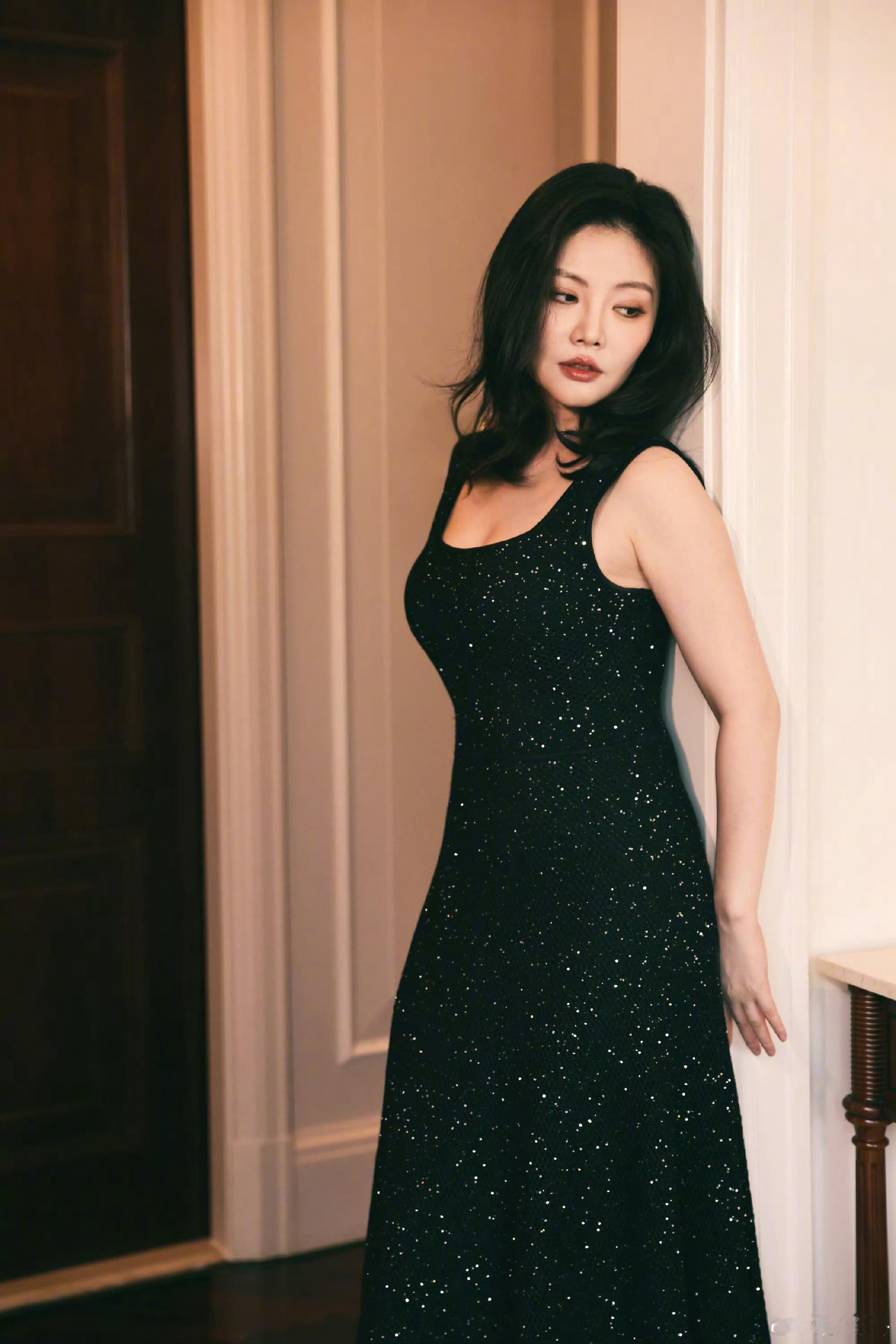 尹子维后半生主业是经营爱情尹子维“后半生我的主业是经营爱情！事业是会进步！”尹子