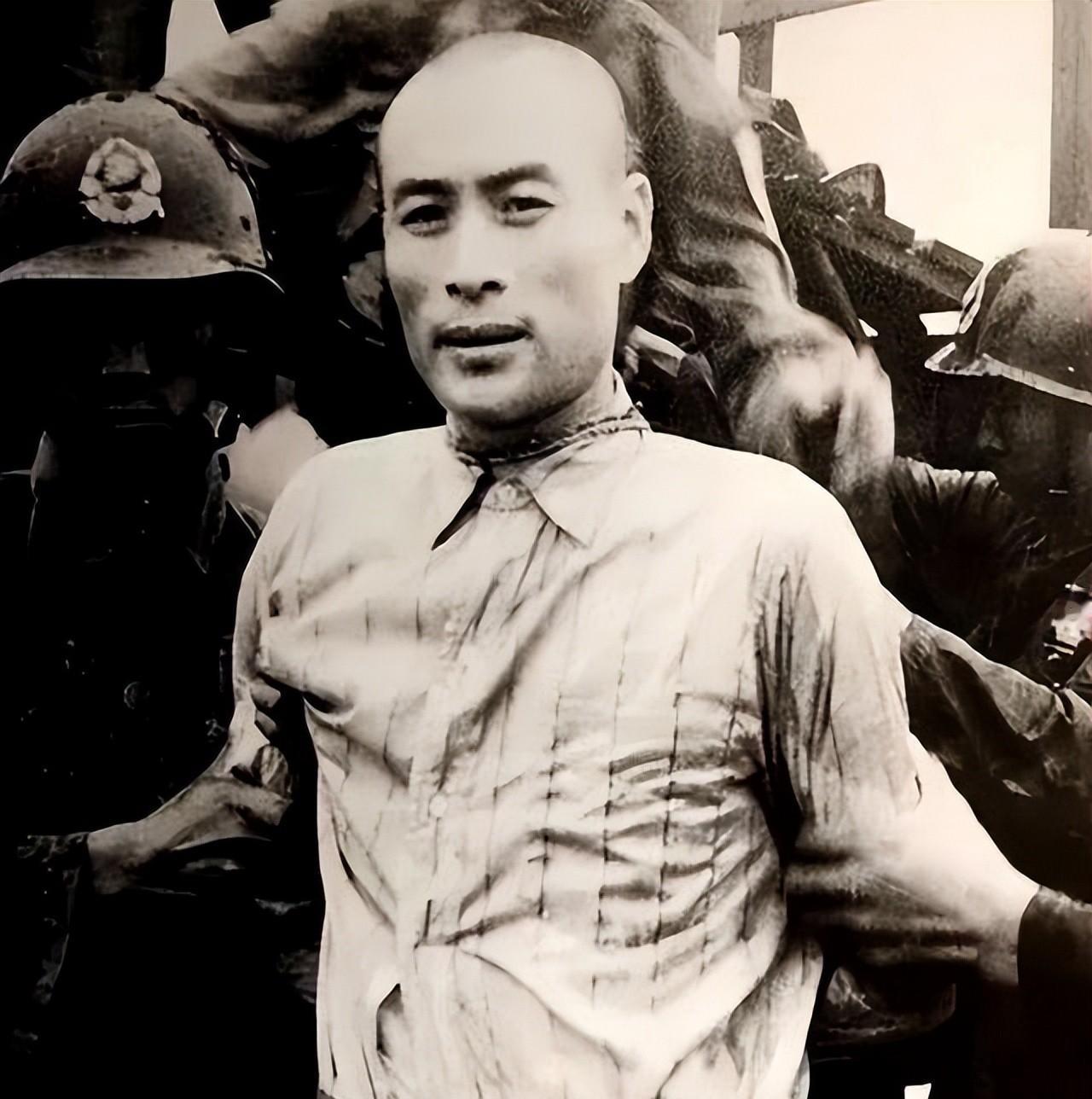 1950年3月，蔡孝乾在台北波丽露餐厅吃完牛排后被抓。没挨打，也没受刑，他自己写