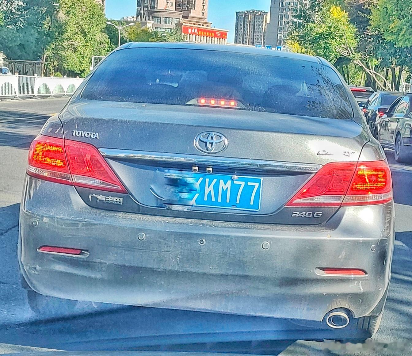 km77