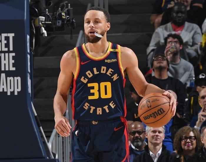 帕金斯：勇士所有人都辜负了库里 ，科尔追梦巴特勒都未能尽到应有的责任
 
近日，