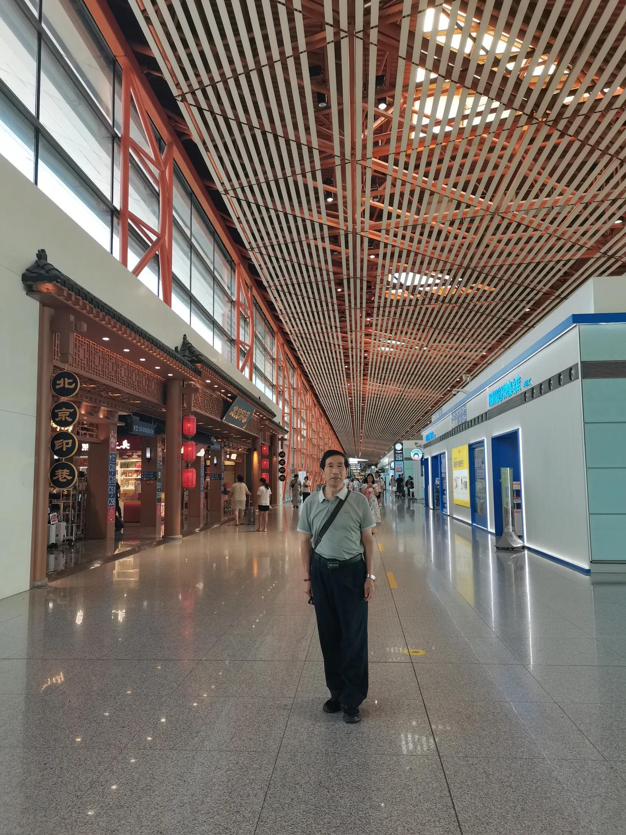 旅途虽长却一路顺畅，一家人团聚的温馨足以驱散疲惫。愿新疆之旅充满美好，平安喜乐！
