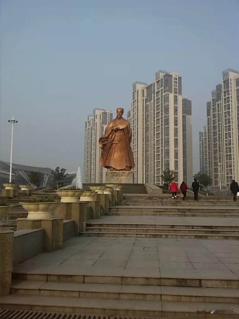 现在律师转所困难吗？
听朋友说在湖北襄阳，有个律师事务所转学很困难，搞得鸡飞狗跳