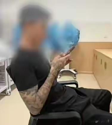 就山东一名护士发视频炫耀男朋友来陪她值夜班这件事，院方的回应真的是一针见血：她脑