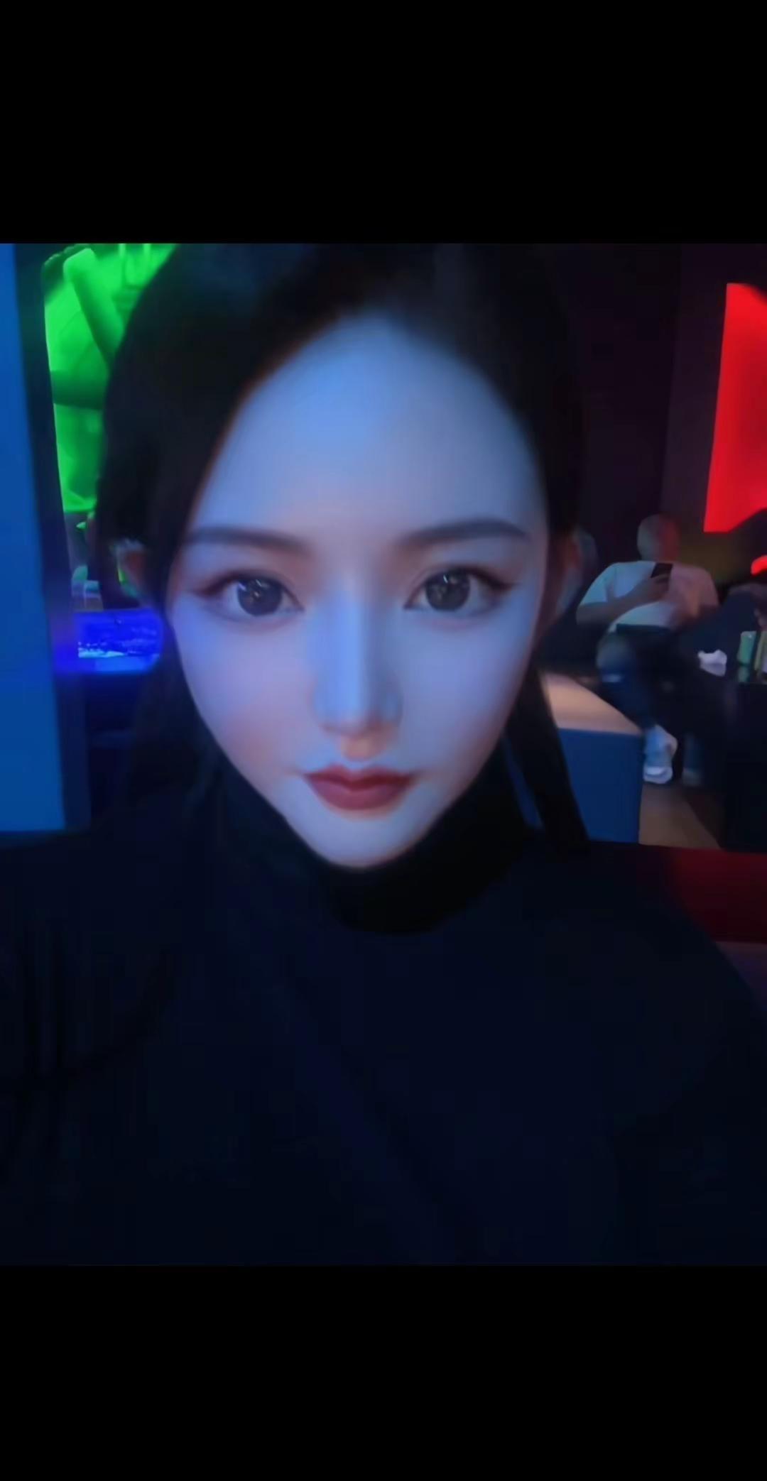 其实怕你看穿我的心。最好的关系 ：不是有人听懂你说的话而是有人懂你说不出的话～感