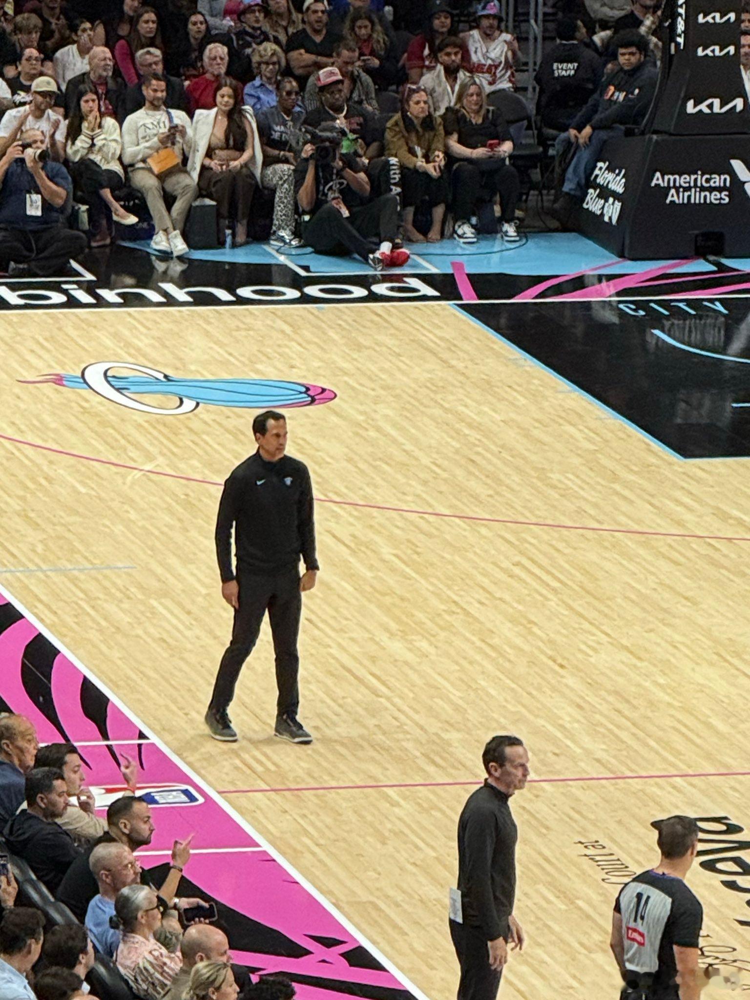 第三节后半段开始的用人，真不知道斯波在想什么，热火到底是什么水准的球队