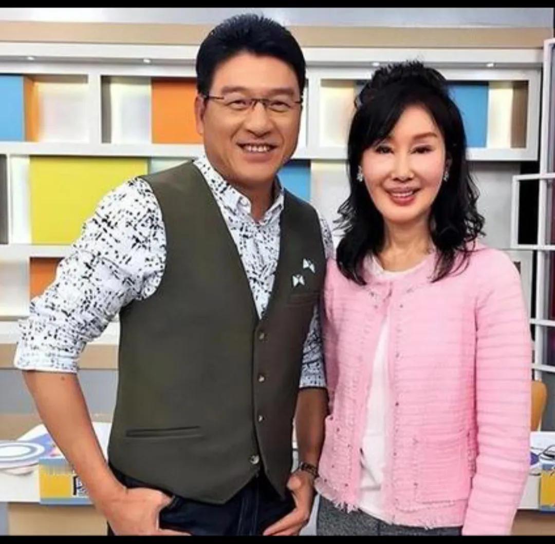 这位美女有几个人能认出来，认不出来点开看下一张，这下认出来了吧，“白素贞”的儿媳