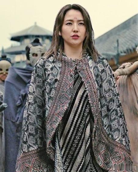 看到一位网友发帖。他说：昨天大晦日，BS播了电影“王者天下”，具体哪一部没说。但