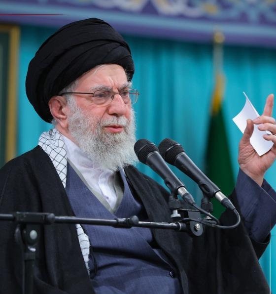 [太阳]突发！哈梅内伊主动露面警告特朗普，当地时间2月1日，许久未露面的伊朗最高