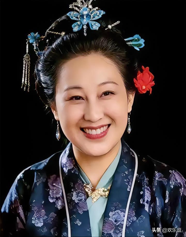 薛姨妈走了，最难过的人，不是宝钗，也不是宝玉。最难过的人，大概就是黛玉了。
 