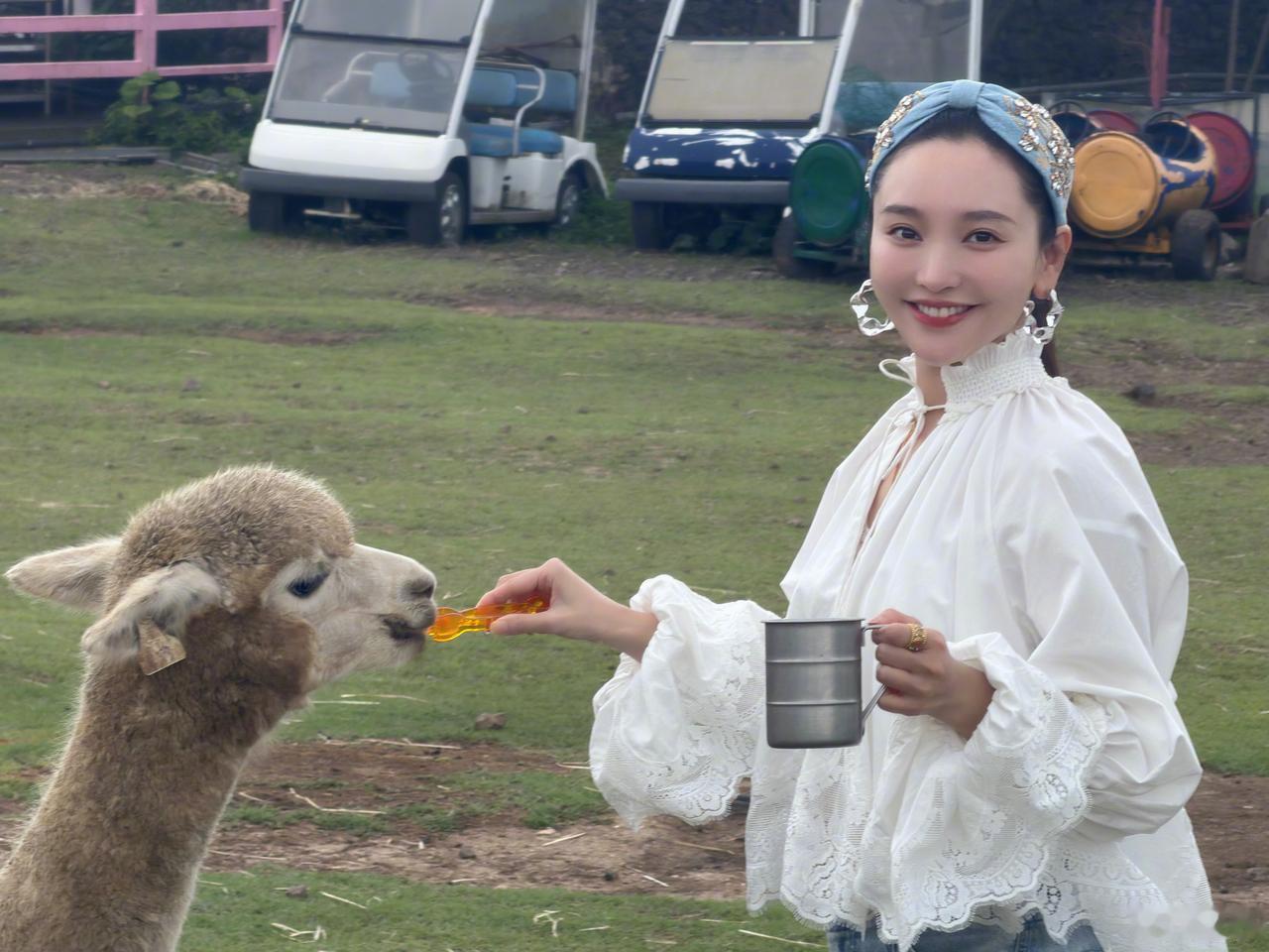 金莎icon发微博为自己正名，分享自己的全身照，激动感叹：哎呀妈呀,终于有张照片