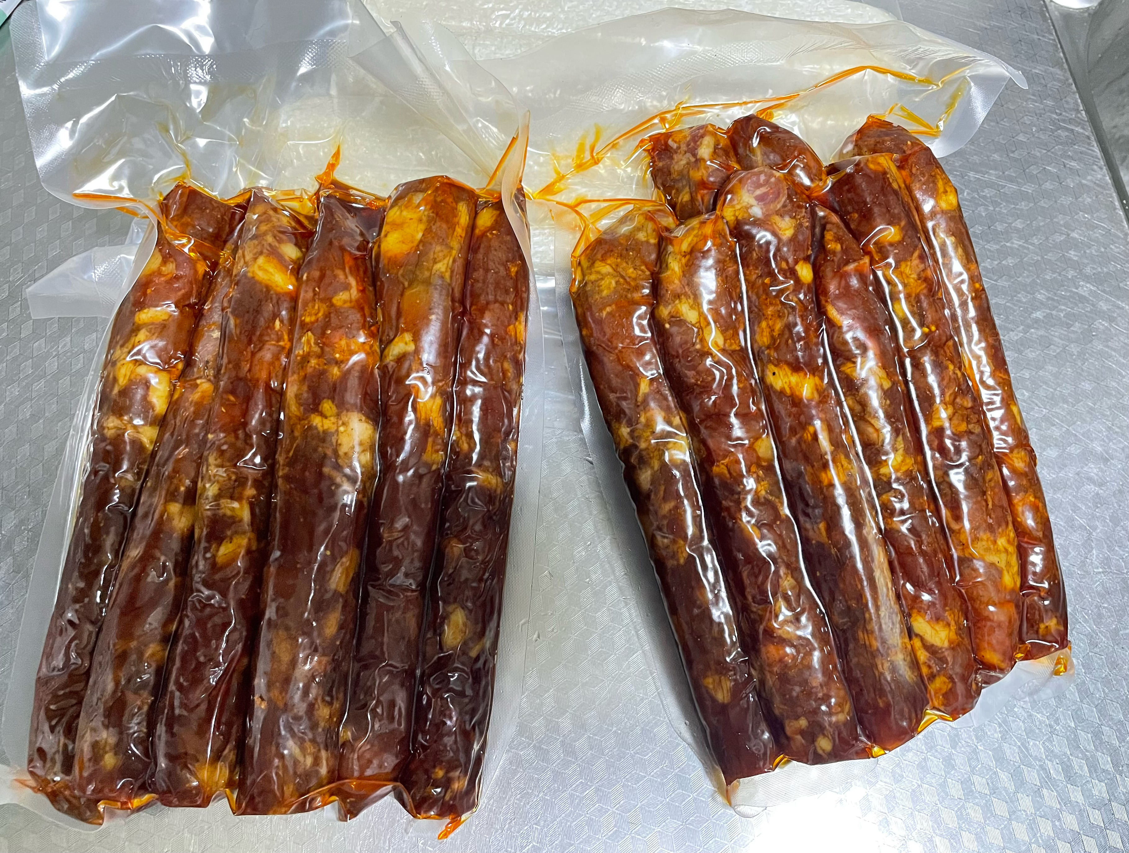 感谢老妹儿的投喂，这腊肠的颜色看起来就像很好吃的样子[馋嘴][馋嘴][馋嘴] ​