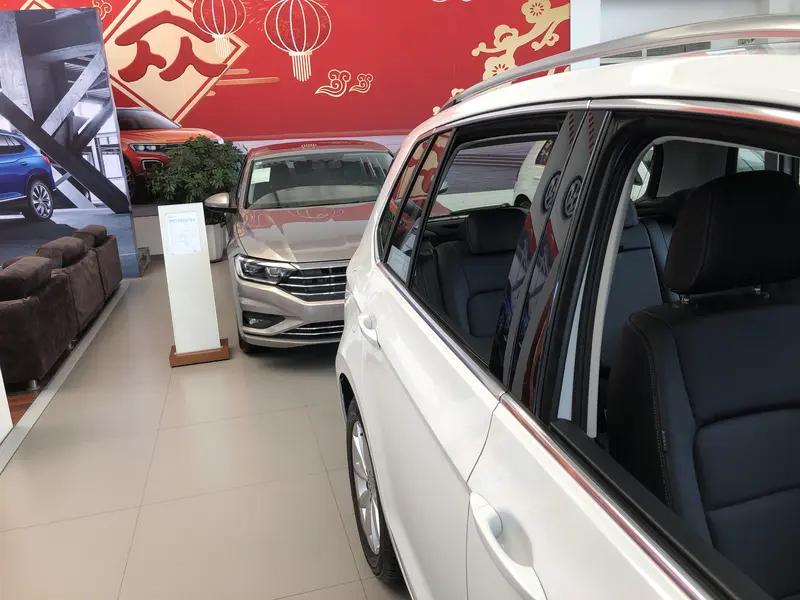 清明节看车后未接上汽大众4S店回访电话，消费者被说“清明不烧纸来4S店瞎逛”上汽