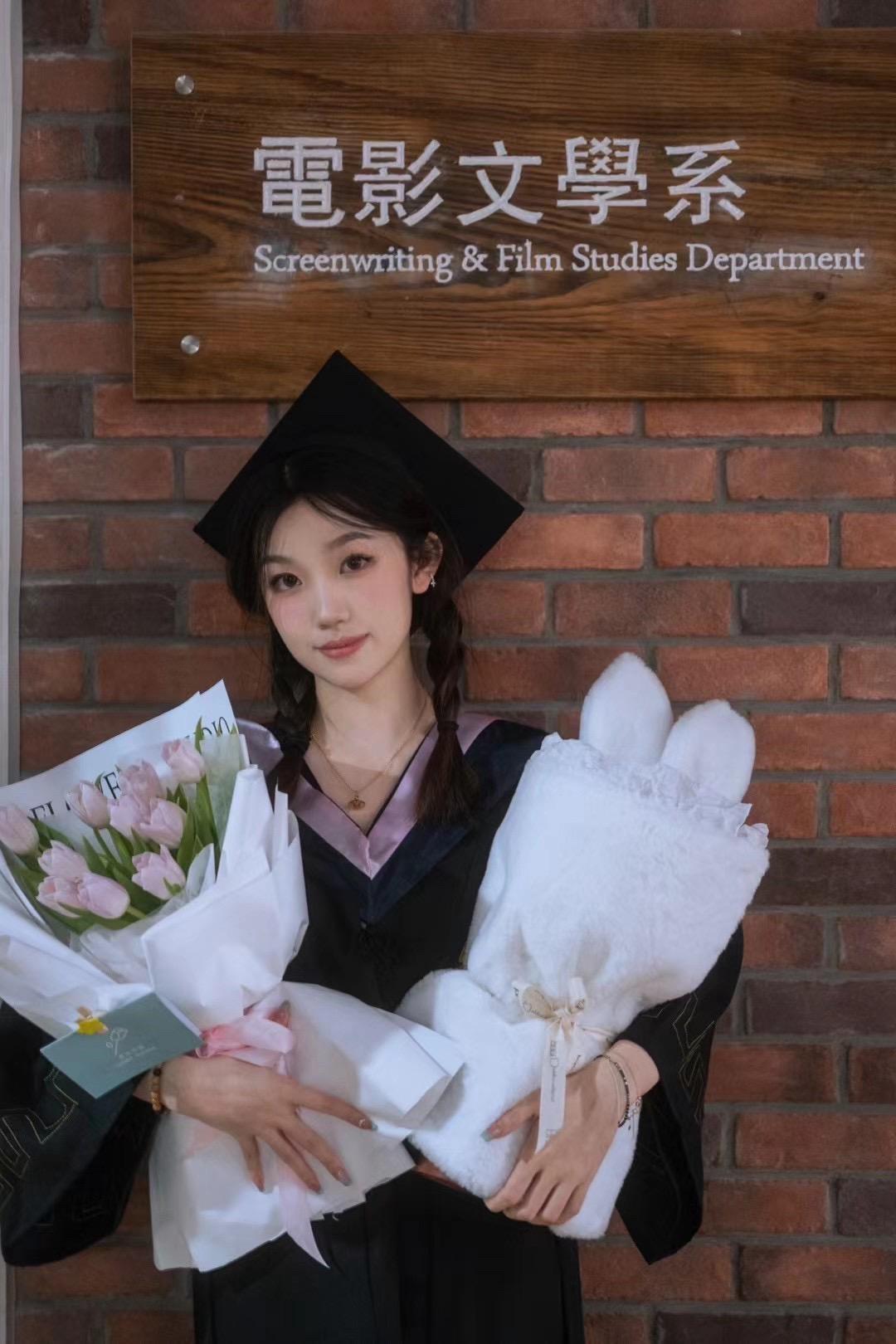 我gap的这一年做了什么：在学校做金字奖主持，做了一份实习，一份正职...