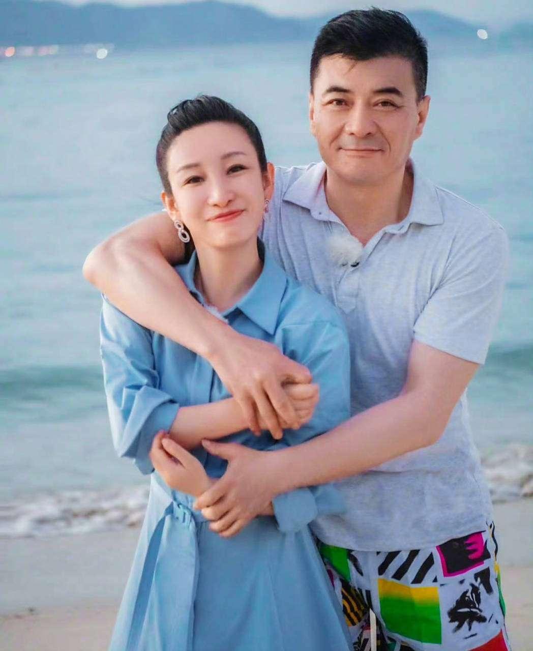 王新军&秦海璐夫妻日常趣味小事
 
一、恋爱反差搞笑名梗：追人勤下厨，婚后“撂挑