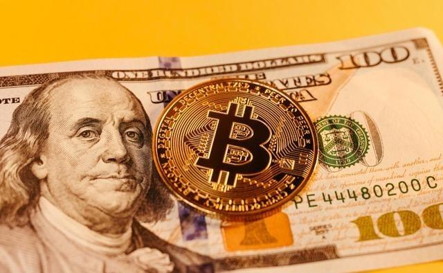 比特币现在每天大约被挖出450个，价值3.5亿元左右。这450个比特币不是凭空产