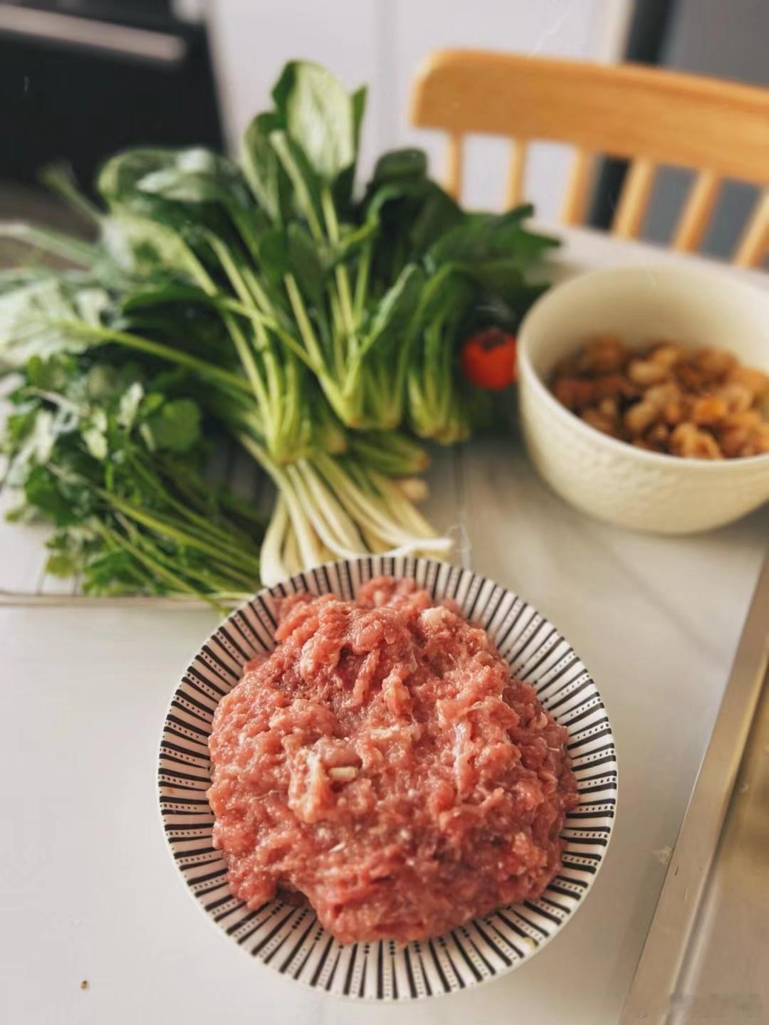 一大早去菜场购买食材准备爱吃的油渣馄饨这就是普通人的柴米油盐 人间烟火吧挺好的 