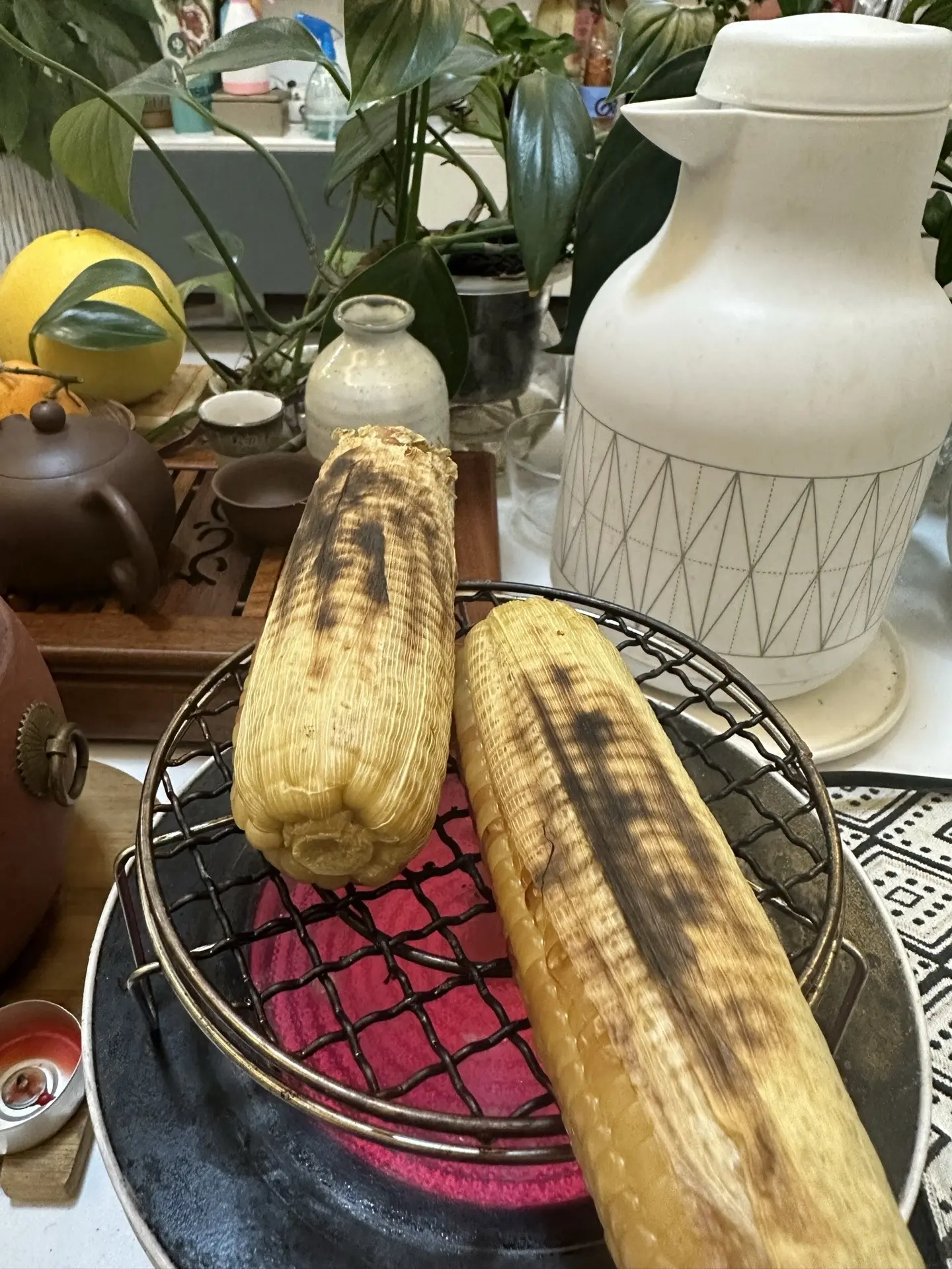 你在意别人的看法， 你就赋予了他挑剔你的权利；  别人眼中的你不是你...