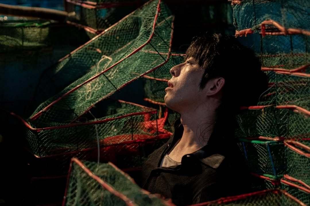 《纸盒藏迷》释出多张剧照张颂文