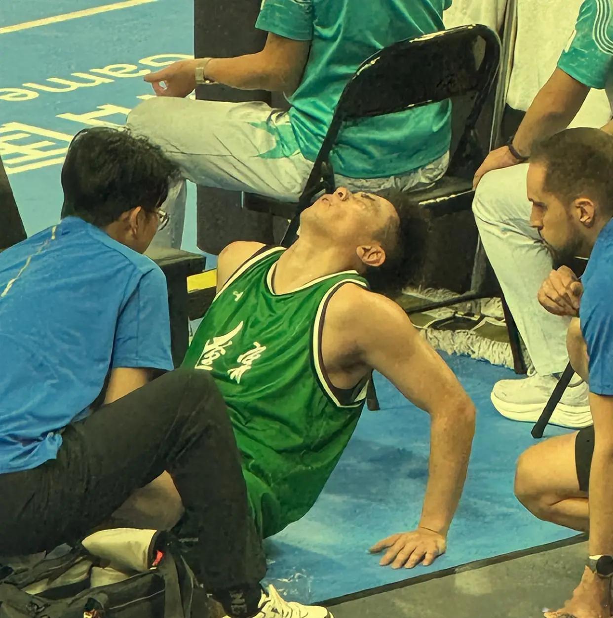 经过14轮的等待，全运会受伤的赵继伟回归。状态慢慢找肯定少不了，但熟悉的中路挡拆