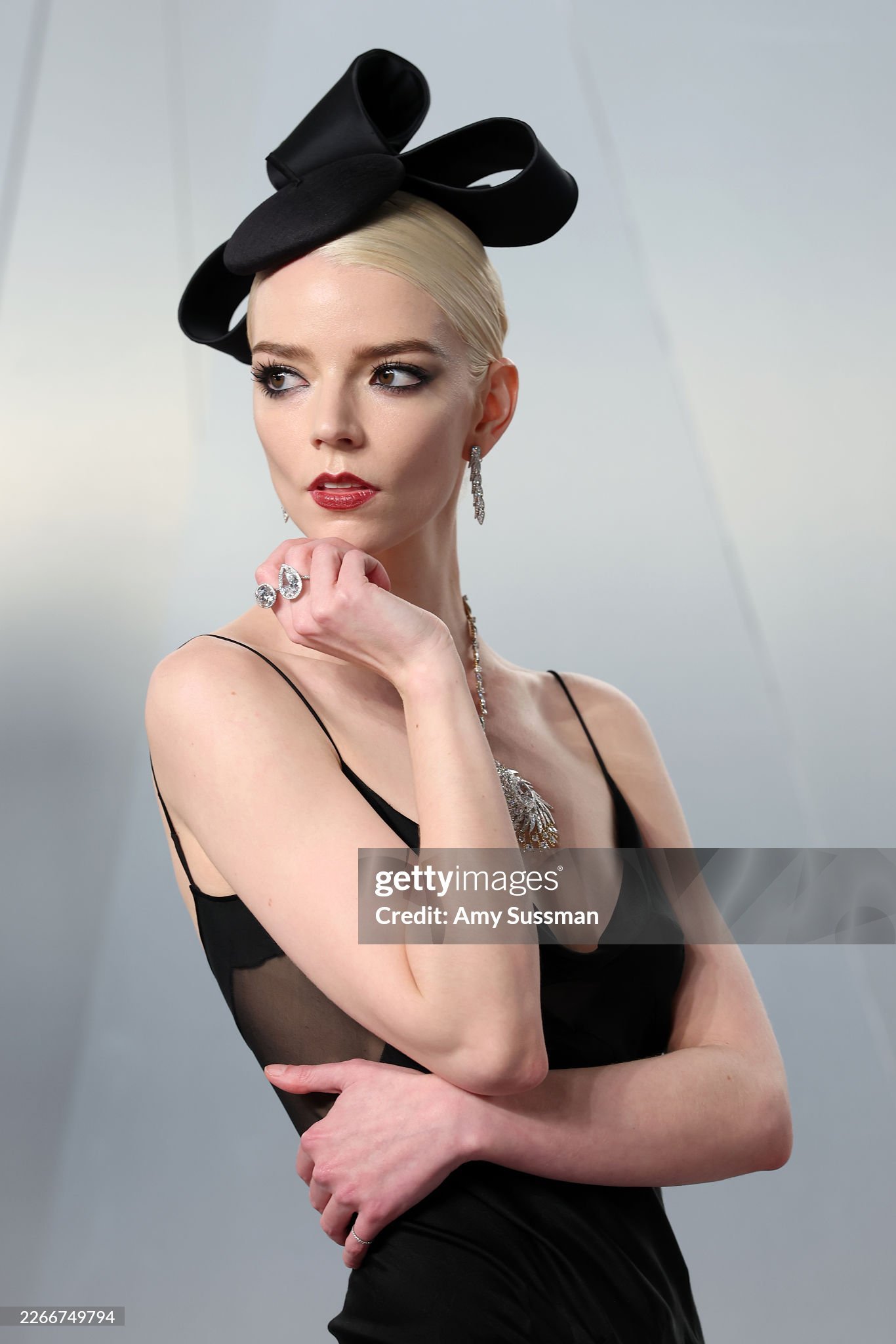 Anya Taylor-Joy 在 名利场奥斯卡派对   🖤 