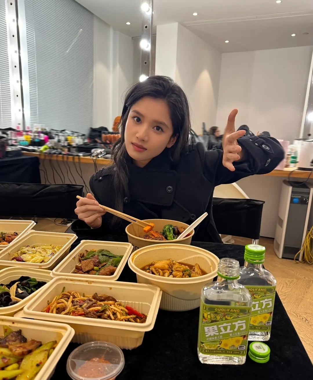 张婧仪真的好神奇，吃得多还不胖，太让人羡慕了。 