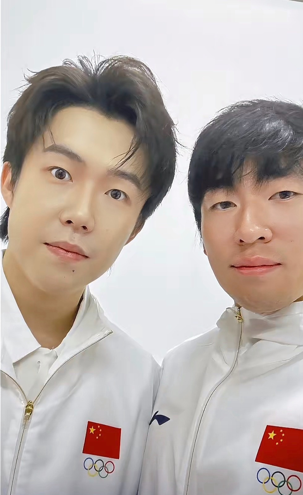 王楚钦 小狗眼睛亮晶晶✨想在哥哥的鼻梁上滑滑梯🙋♀️ 