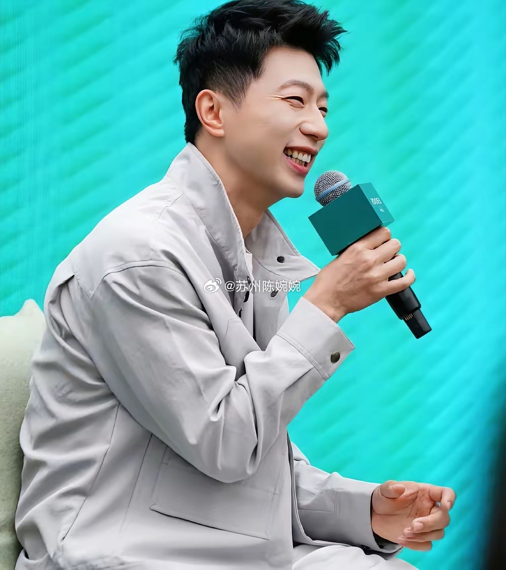 短短几句话，就能看出马龙情商高低。在3月26日参加品牌活动中，主持人蔡康永提问了