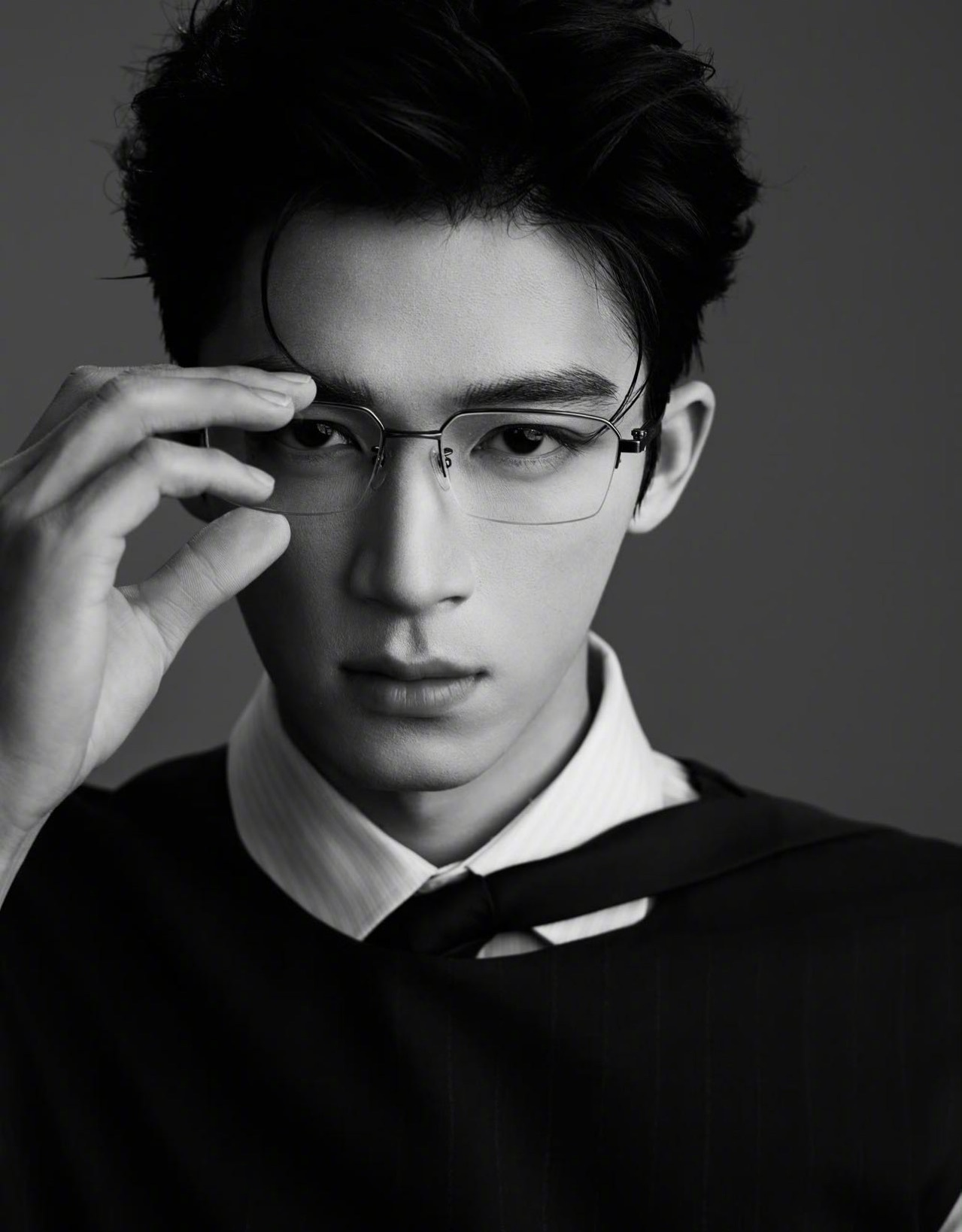 谁教这么回答的，此男年上年下切换自如，就说这个内娱现偶不能没有王星越！王星越 不