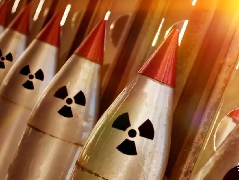 不装了，日本正式申请加入欧盟的重整军备计划。
脱亚入欧是日本的老路，为将来两面夹