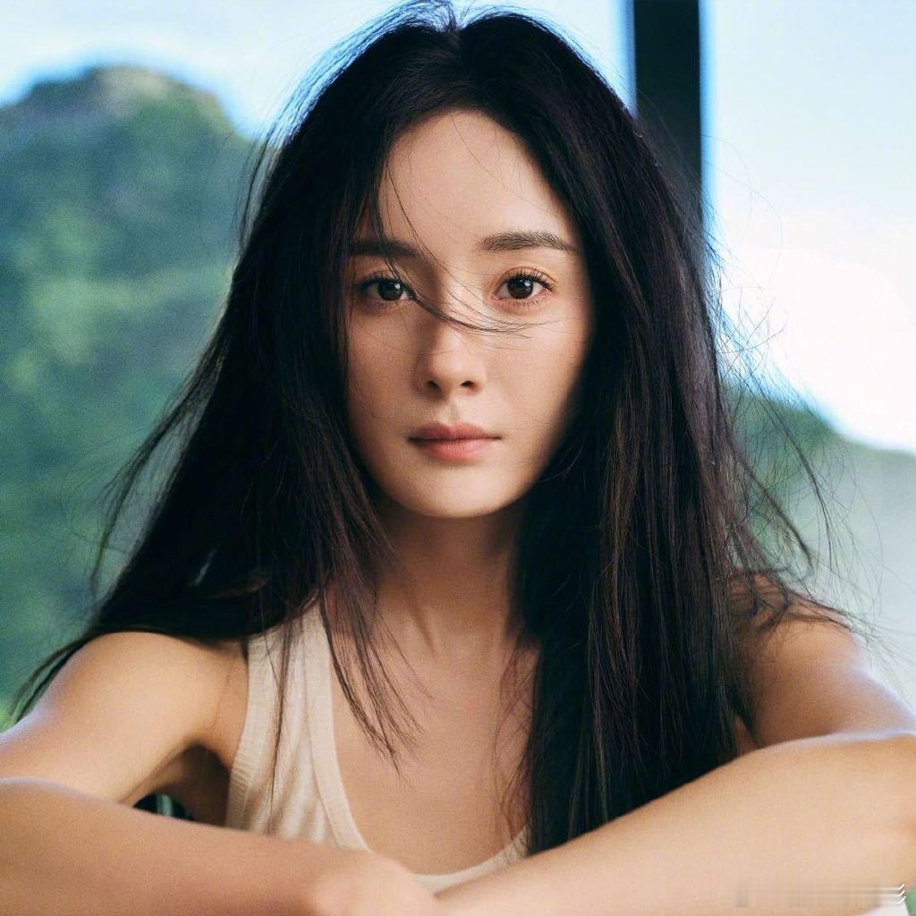 杨幂姚晨年度荣耀演员姚晨杨幂年度荣耀演员微博之夜内场直播，杨幂姚晨年度荣耀演员 