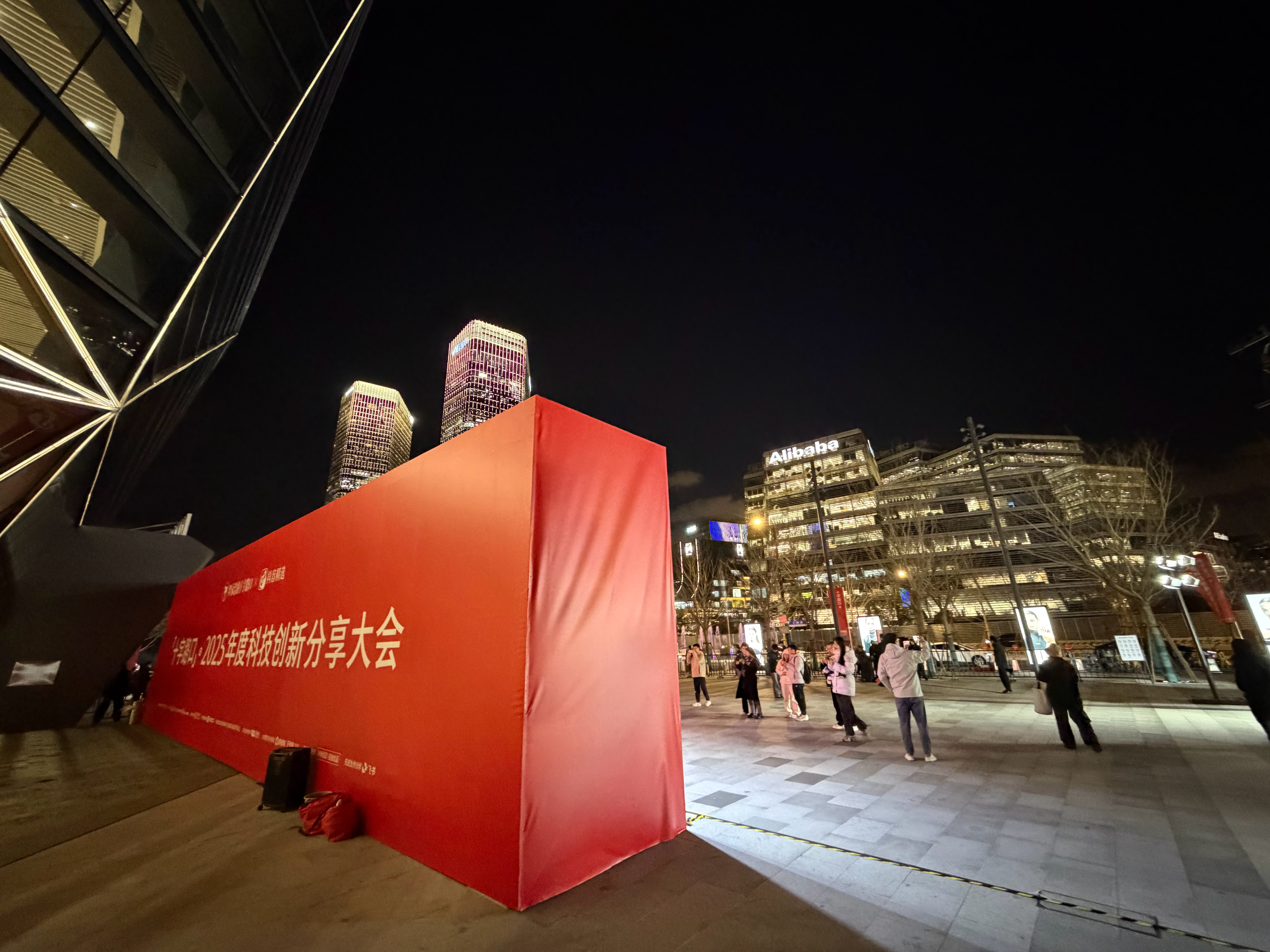 到了！门口看到了非常熟悉的车型 上海·西岸国际会展中心(上海)