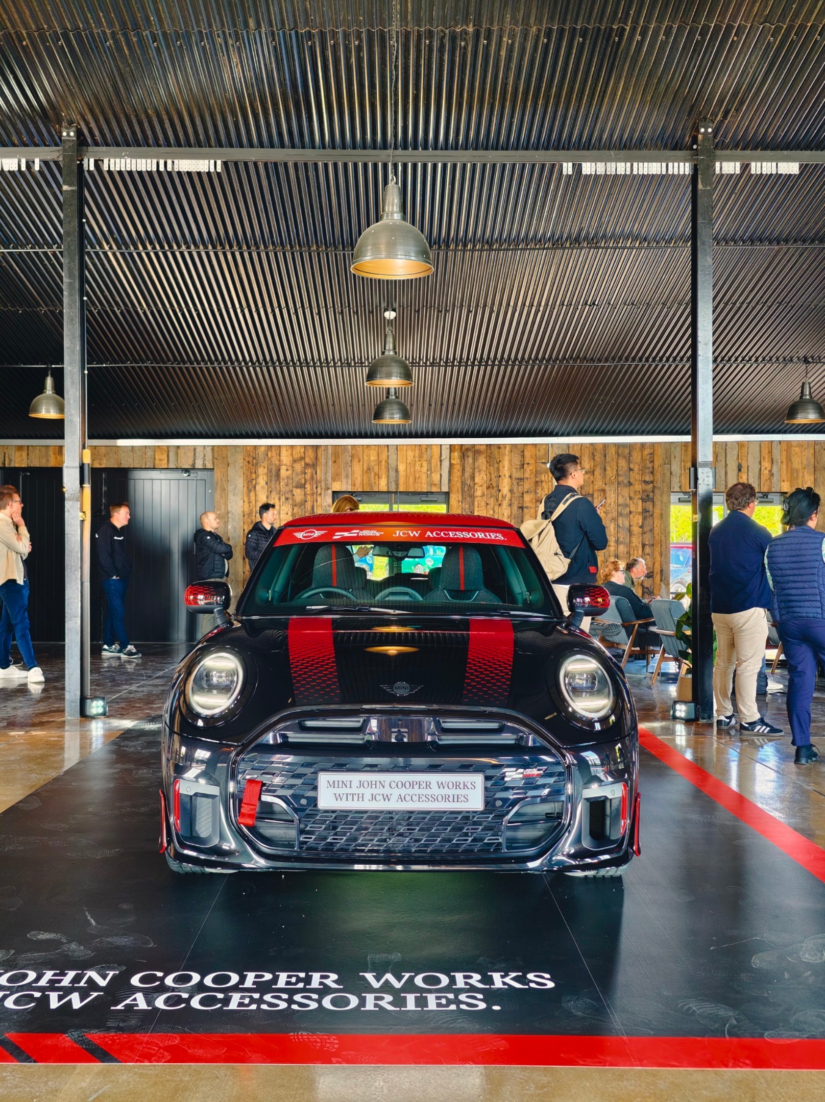 F66 JCW 终于终于出了官方运动套件[馋嘴]🔴全新的拉力轮毂（OZ 直呼内