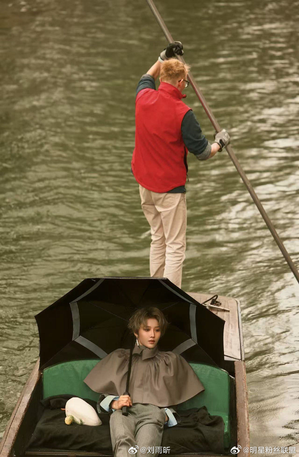 伦敦偶遇刘雨昕 一场伦敦街头的意外偶遇，圆了粉丝多年的追星梦。网友在DSM结账时