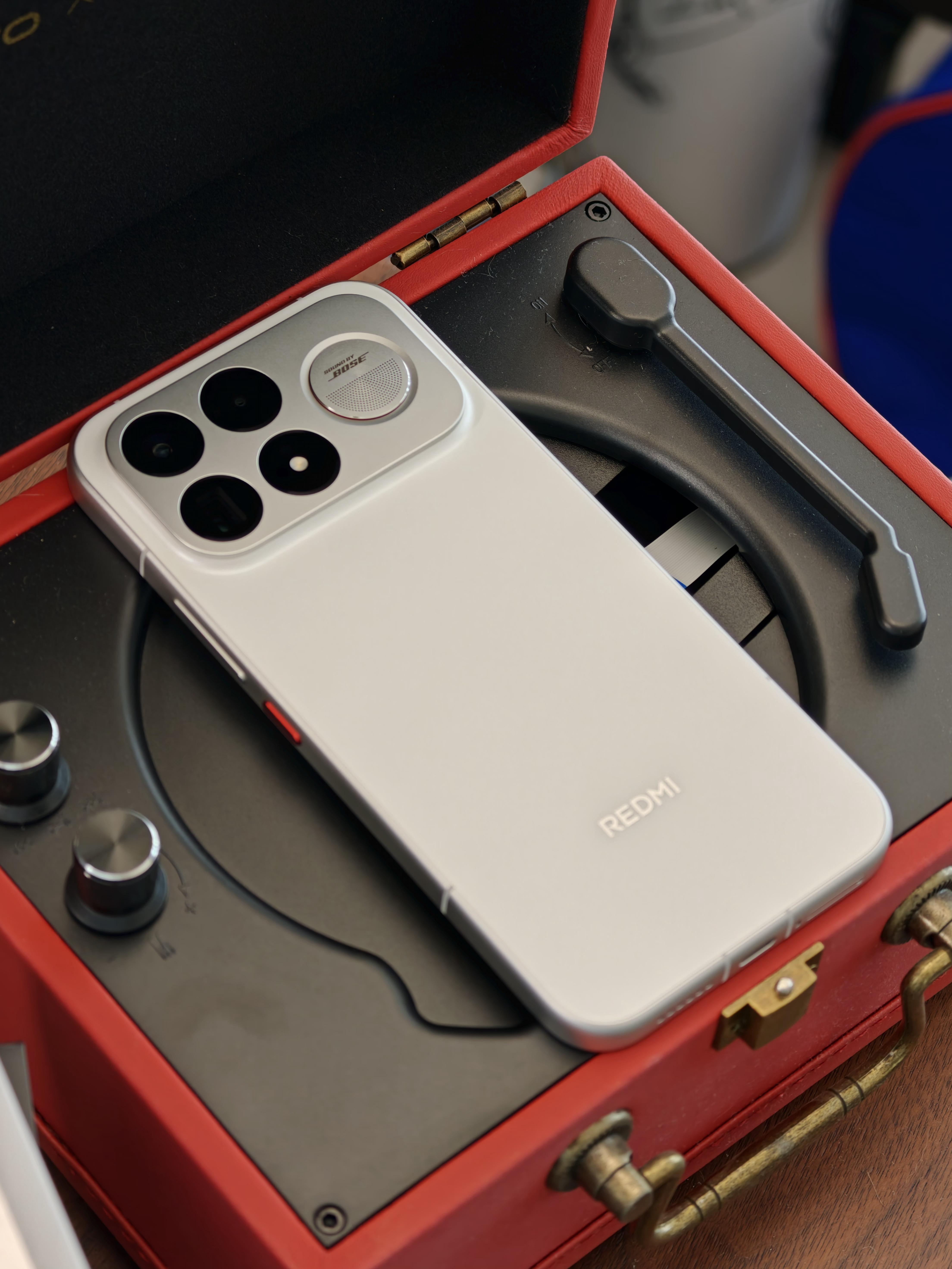 白色的REDMI K100 Pro Max好看不？ 