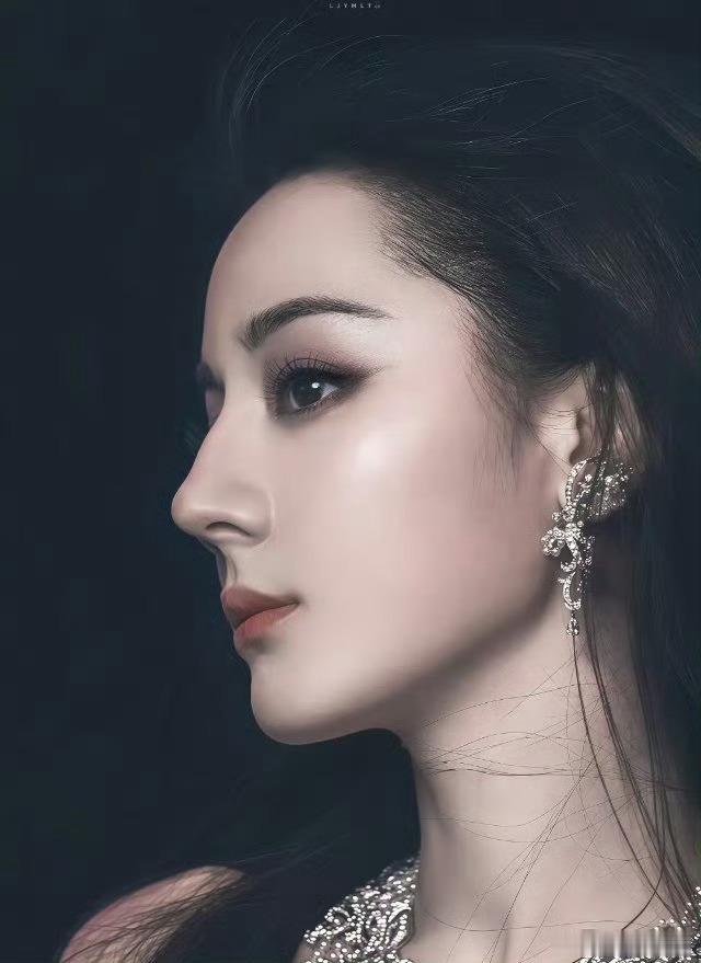 全网第一审美找到的，爱丽丝不用谢 ​​​