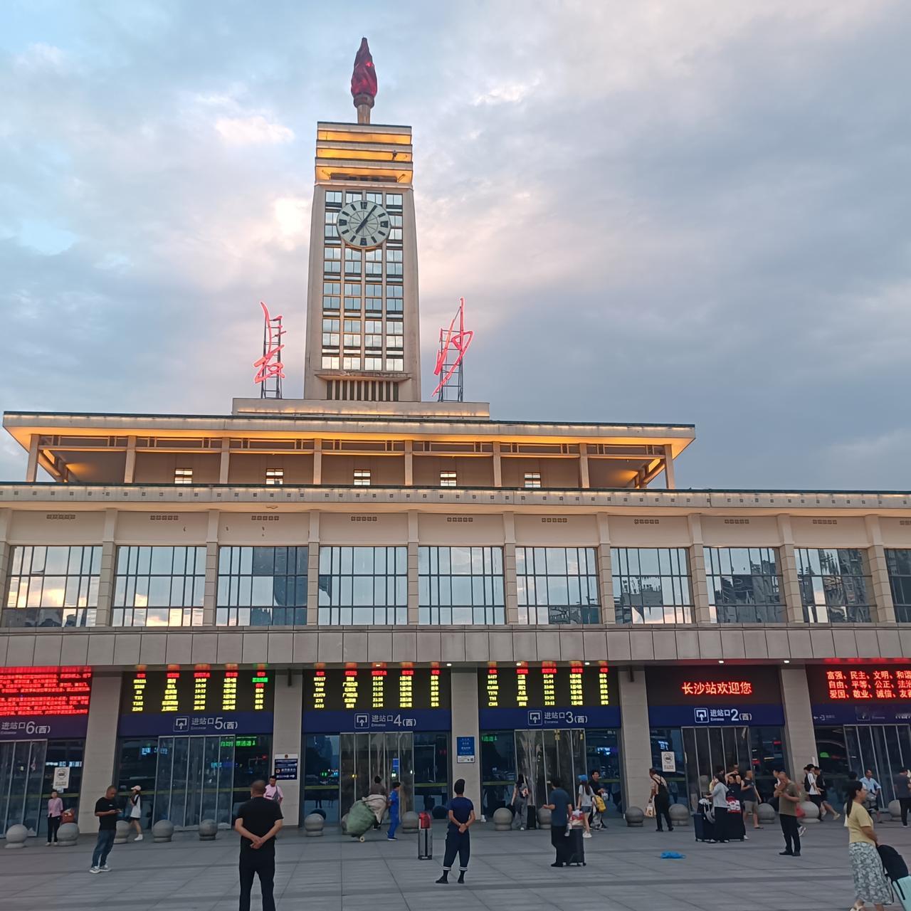 曾祖医生，难医人性

        这两天，曾医生祖医生的臭事遍布网络，弄得整