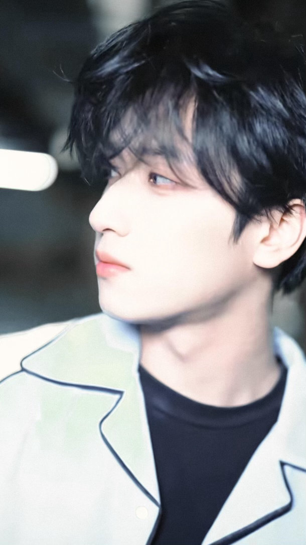 严浩翔fly不像楼曲 信鸽被吃，翅膀被绑，最后亲手斩断羽翼。严浩翔《FLY》的M