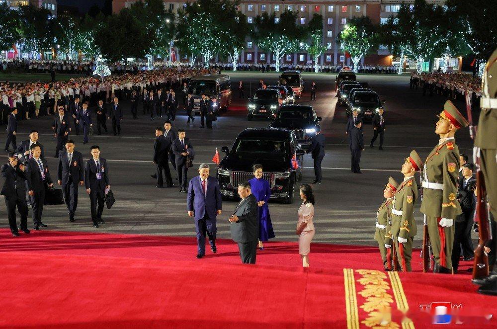 专场文艺演出在平壤体育馆隆重举行。6月8日晚。朝中社发布的高清大图。 