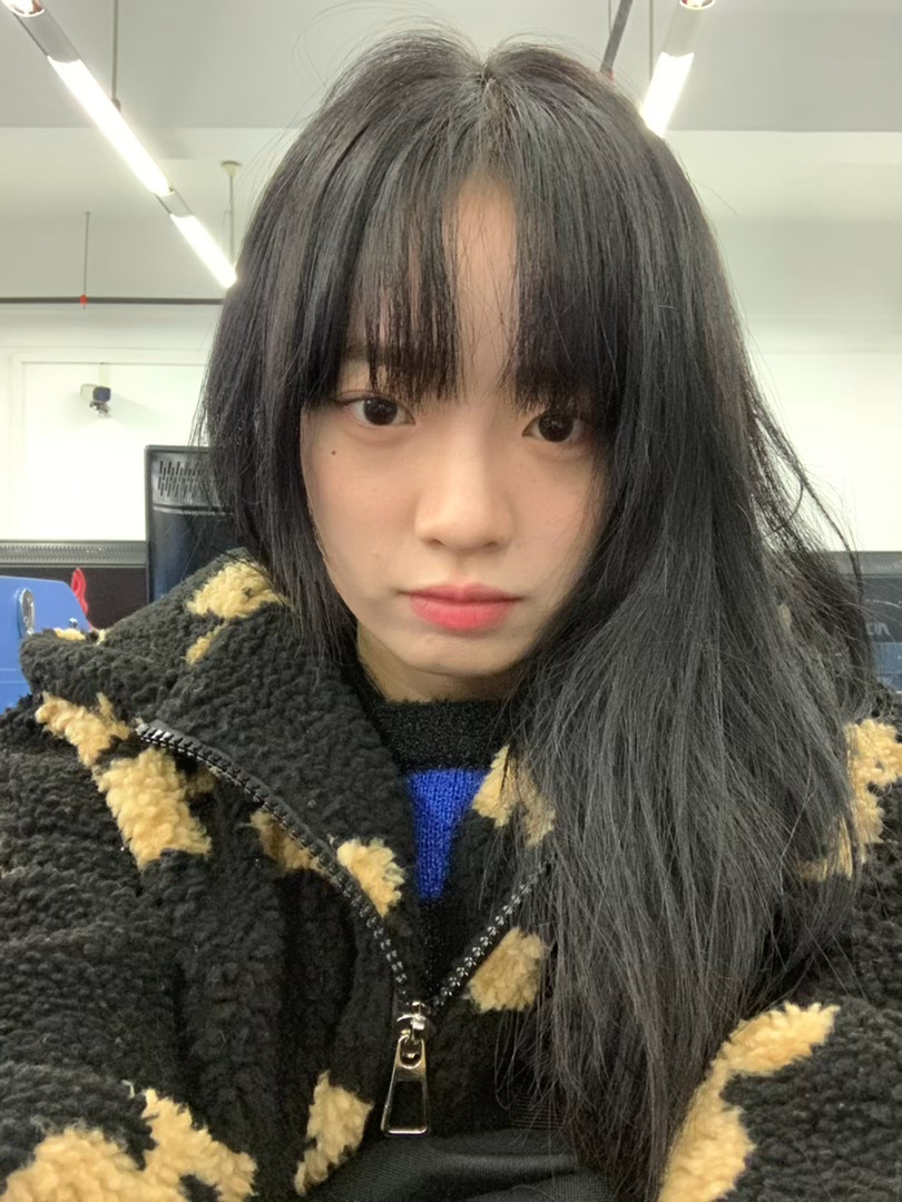 翻到一些和以前的原相机对比感觉变美一丢丢总结一下分享给你们！！瘦了一点点 以前特