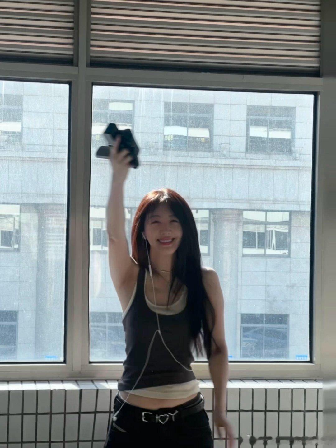 李菲儿蒋璐霞勇闯棒球综艺 从队友到经理完成新蜕变！一个用知识武装，一个用真诚拥抱