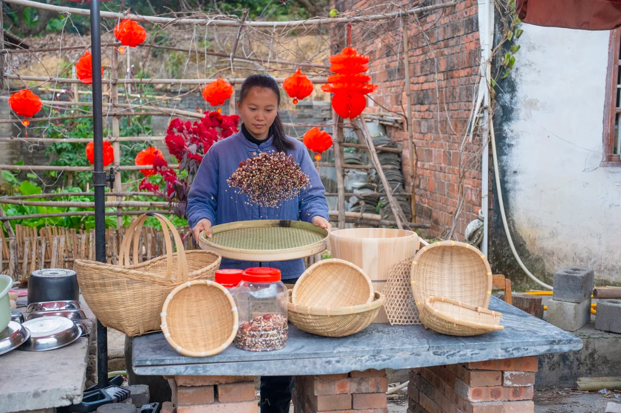 我们的小院迎来一批崭新的竹编工具
