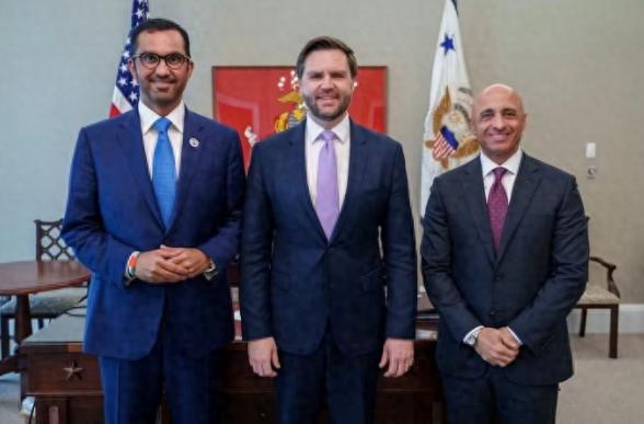 全球能源命脉全线卡死危机爆发，阿联酋直接不惜代价强势出手硬刚到底，海湾各国心态崩