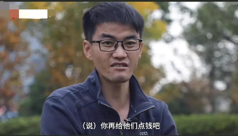 郁豹豹为啥和亲生母亲还有弟弟闹掰？

归根结底他妈不缺儿子，如果只有他一个儿子，