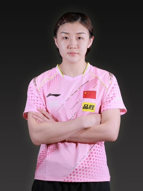 陈梦，1994年生于山东青岛，国乒“大魔王”级选手，右手横拍、两面反胶，攻防均衡