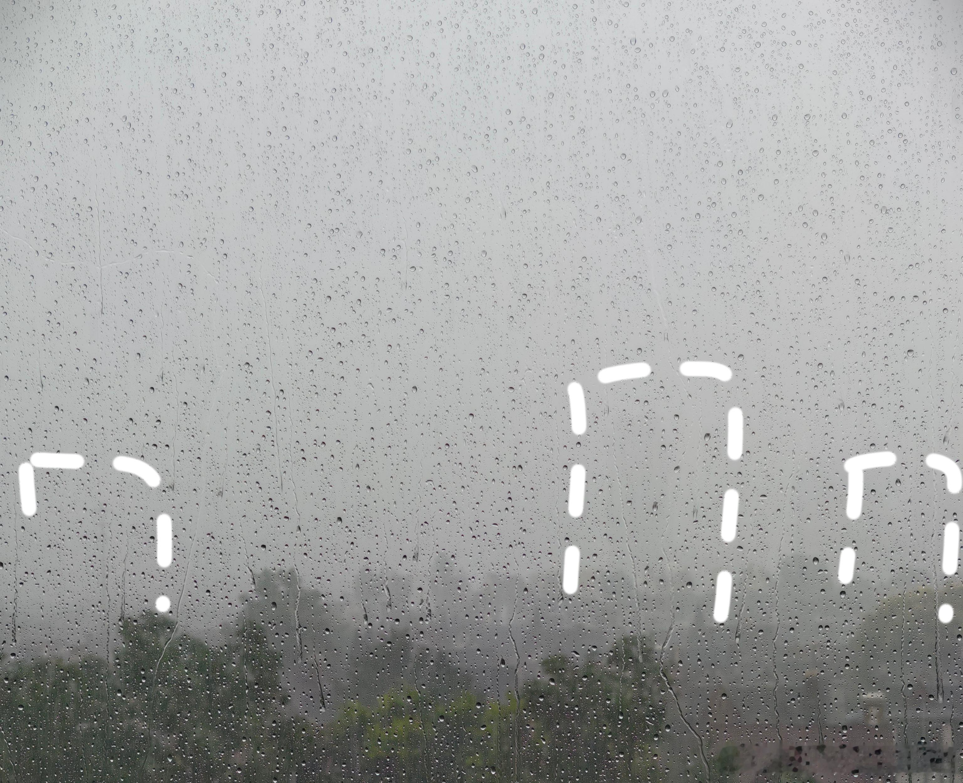 北京暴雨真的，刚刚就那么一瞬间，对面的楼就看不见了！ 