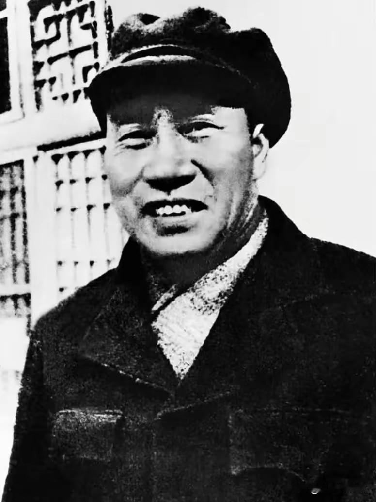 朱德是伟大的无产阶级革命家、政治家、军事家，中国人民解放军主要缔造者之一，中华人