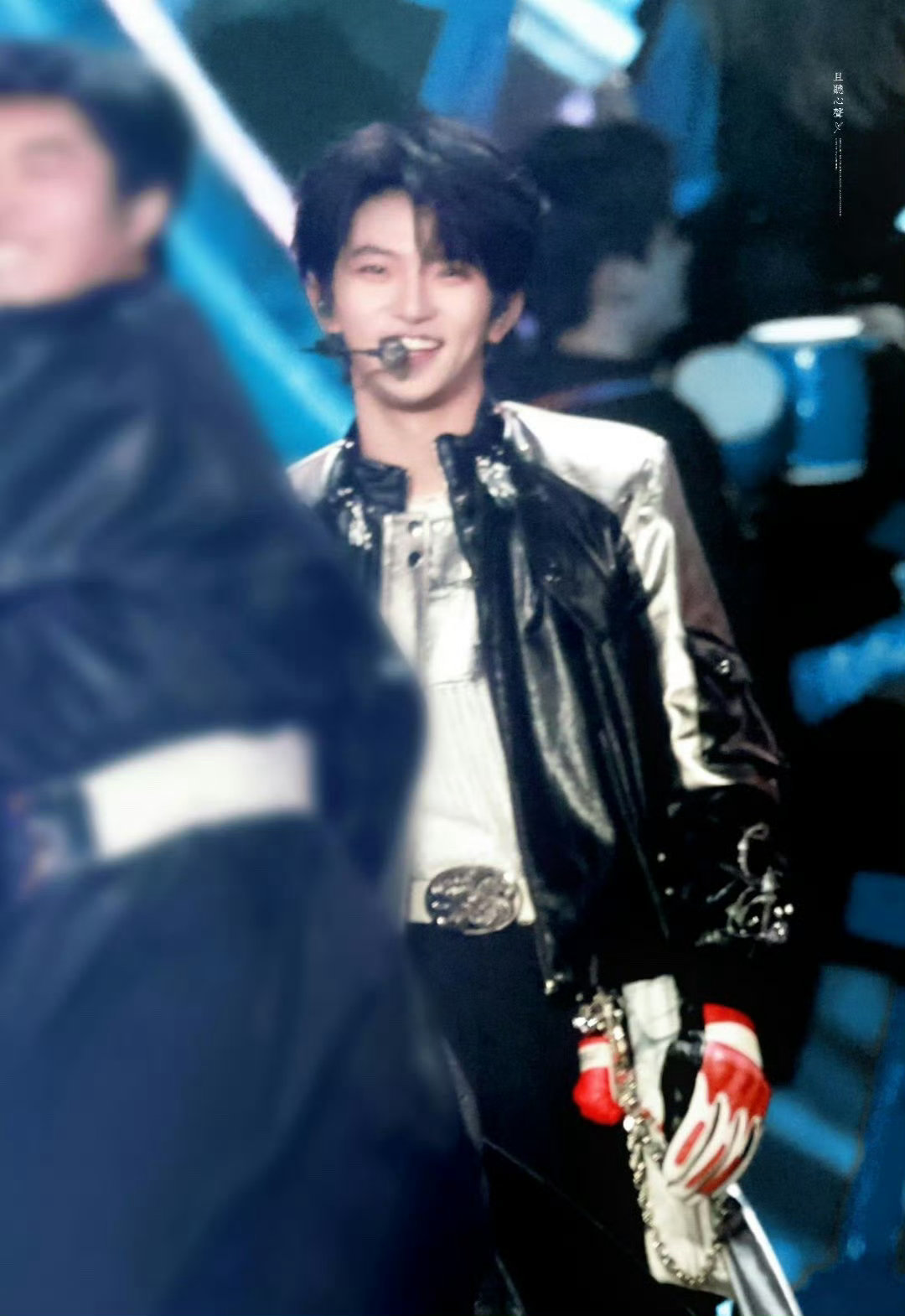 穆祉丞成年后首档综艺直播娱乐探索编辑部周五晚高疯 期待《周五晚高疯》，期待更好的