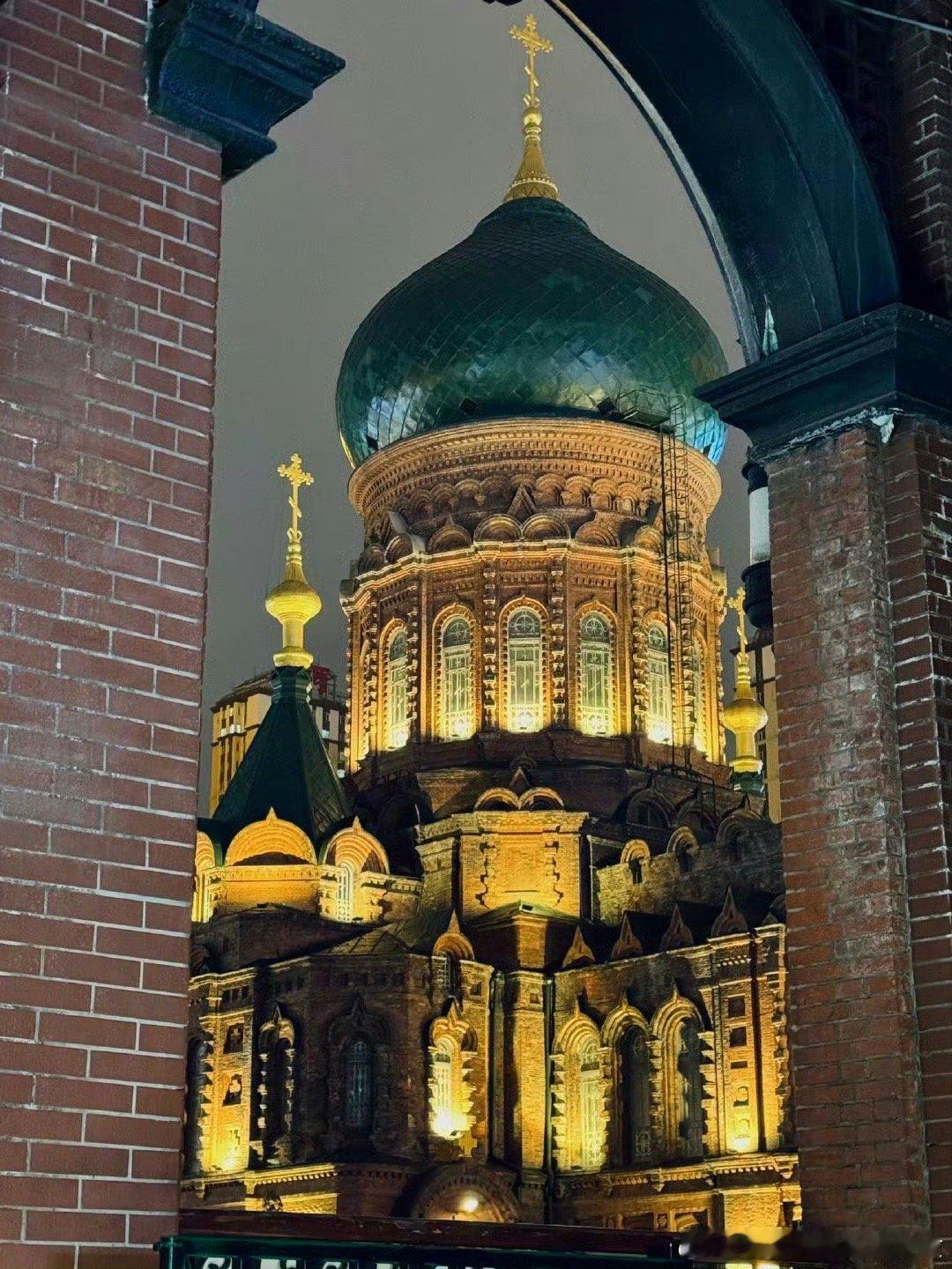 在哈尔滨过冬是一种新型冰火两重天 谁懂哈尔滨过冬的极致反差！只有体验过才知道有多