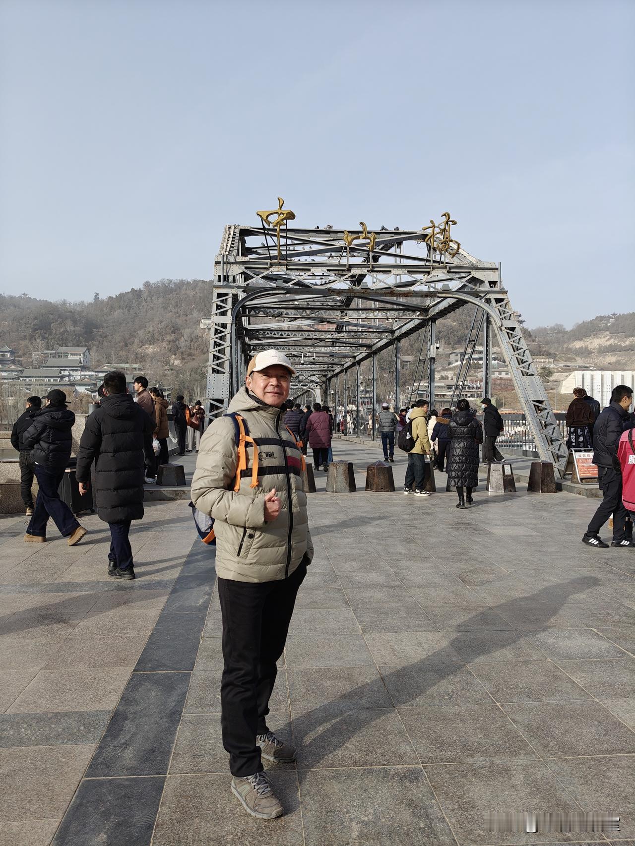 今年元月份去甘肃省和青海省旅游重点去了兰州中山桥打卡，那里给我留下非常难忘的记忆